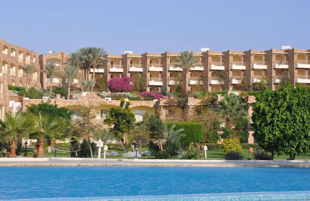 Brayka Bay Reef Resort-1