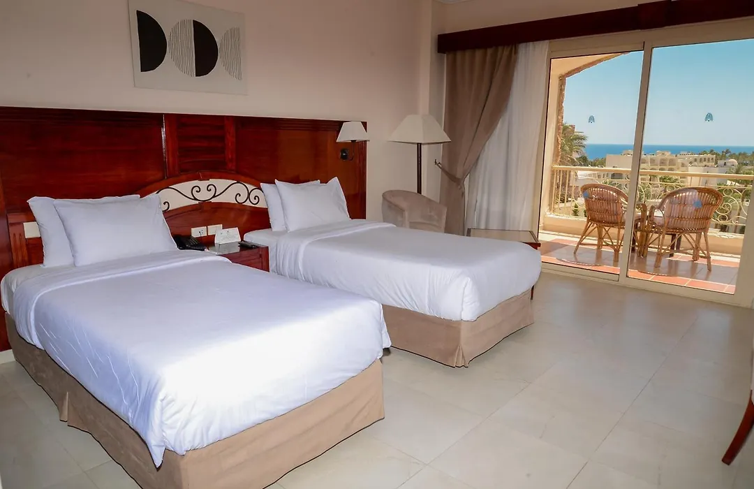 Brayka Bay Reef Resort-1